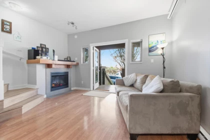 Breakfast Nook Photo of 112 675 Park Crescent, New Westminster, BC