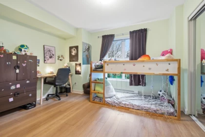 Hallway Photo of 112 675 Park Crescent, New Westminster, BC