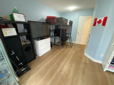 Mudroom Photo of 112 675 Park Crescent, New Westminster, BC