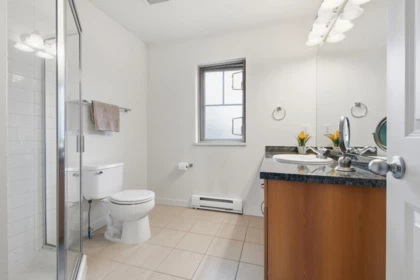 Powder Room Photo of 112 675 Park Crescent, New Westminster, BC