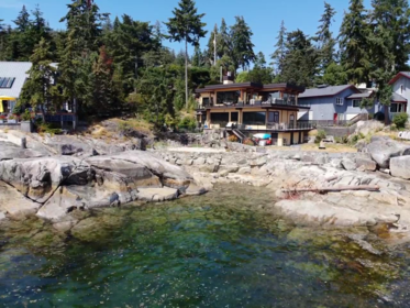 9217 Truman Road, Sunshine Valley, BC, Halfmn Bay Secret Cv Redroofs — 4 bed single family residence for sale