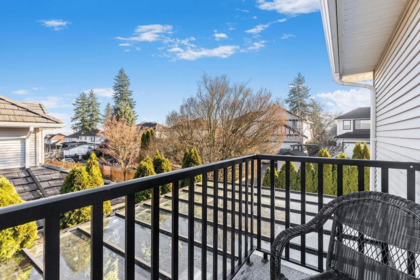 Entry Foyer Photo of 14680 72a Avenue, Surrey, BC