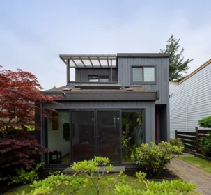 1915 Chesterfield Avenue, North Vancouver, BC, North Vancouver — Single Family Residence for sale