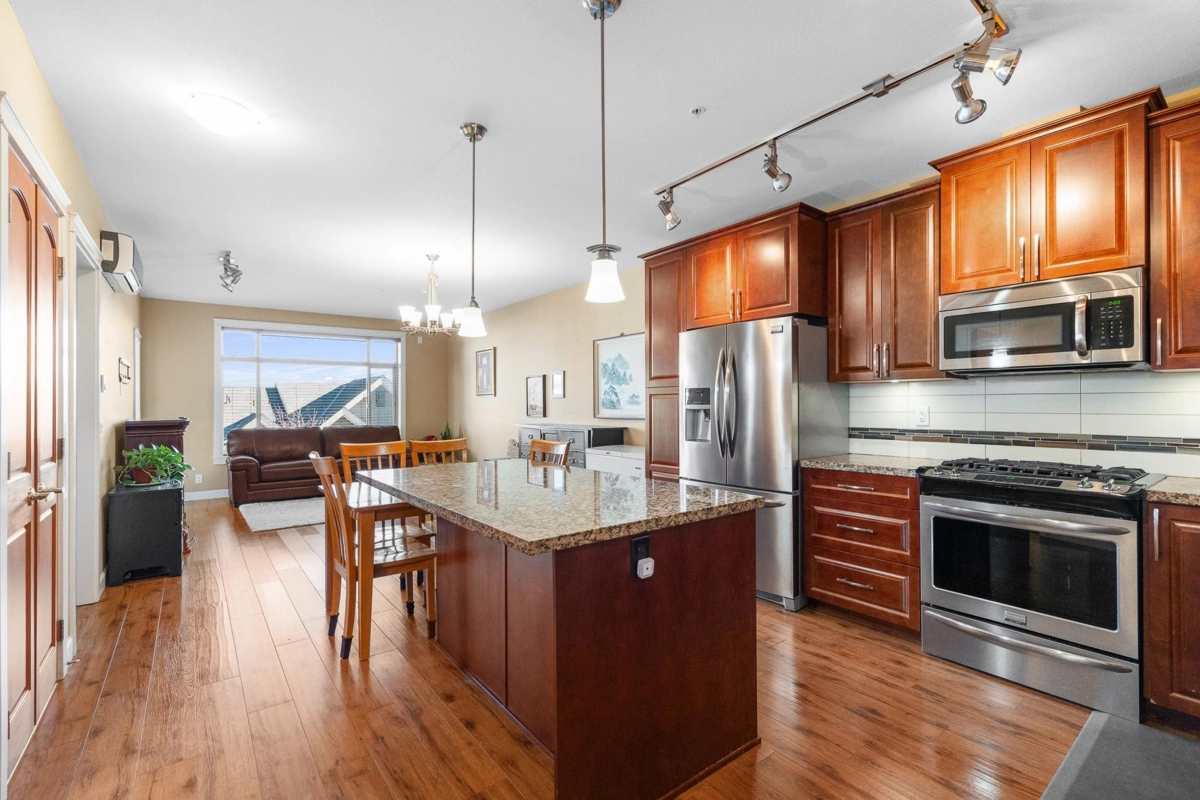 Family Room Photo of 432 8067 207 Street, Langley, BC