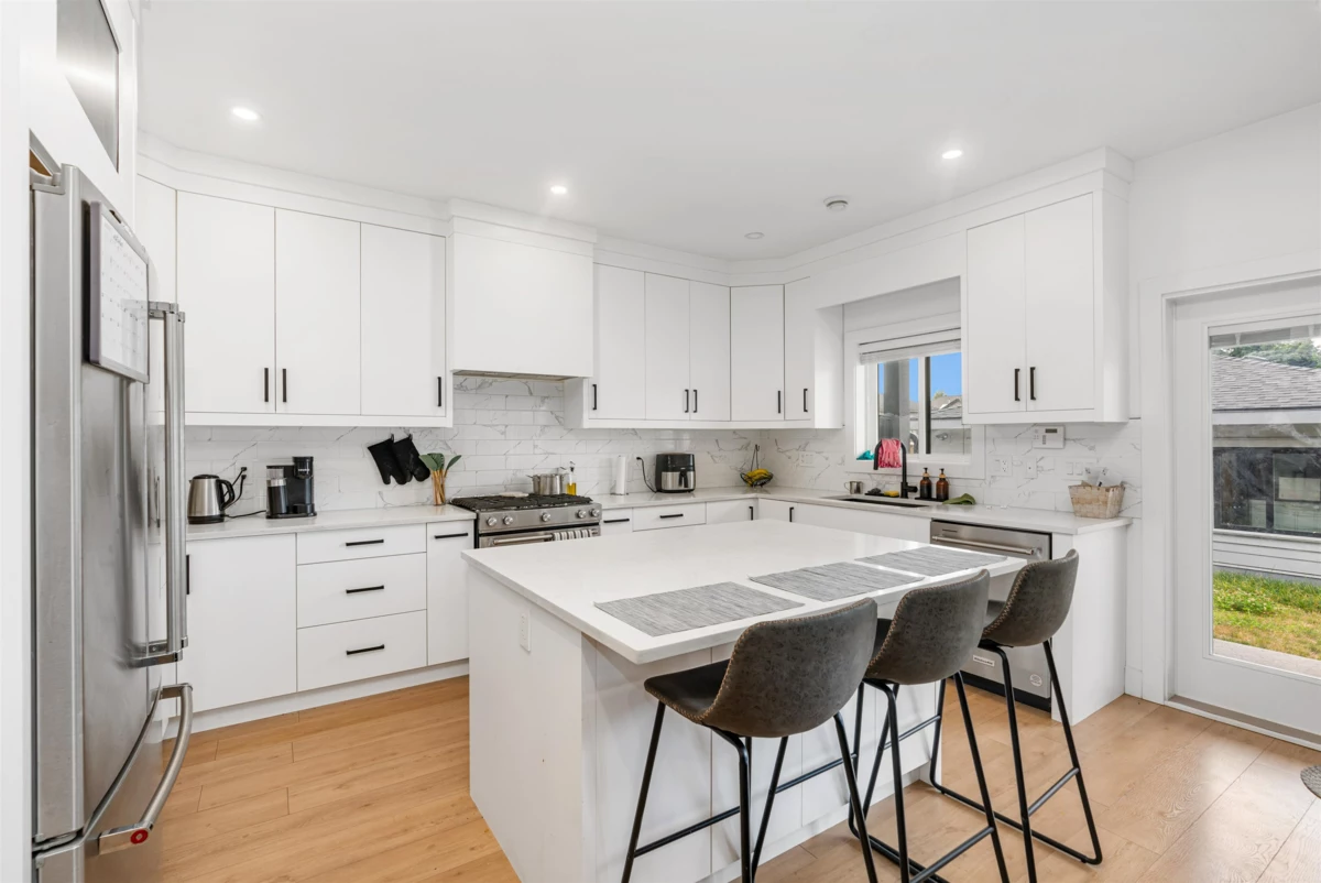 Breakfast Nook Photo of 18460 64 Avenue, Surrey, BC