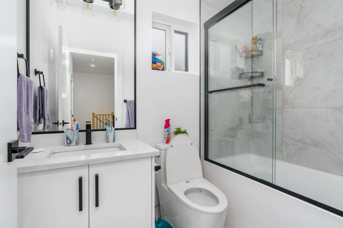 Office / Den Photo of 18460 64 Avenue, Surrey, BC