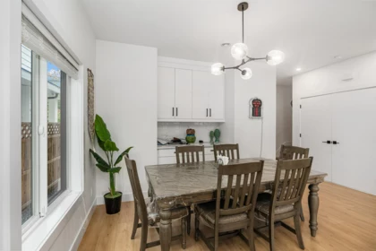 Kitchen Photo of 18460 64 Avenue, Surrey, BC
