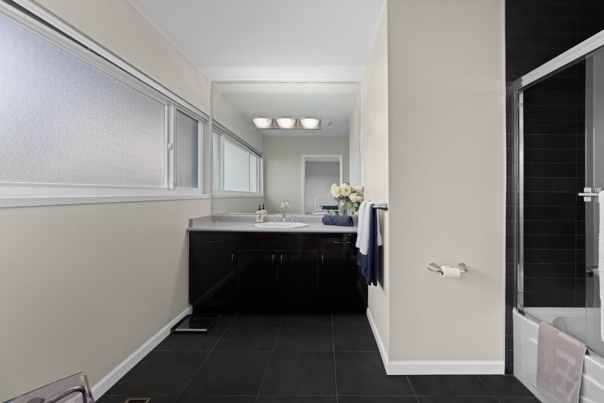 Basement Recreation Room Photo of 905 Greenwood Road, West Vancouver, BC