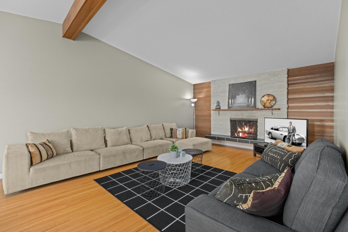Dining Area Photo of 905 Greenwood Road, West Vancouver, BC