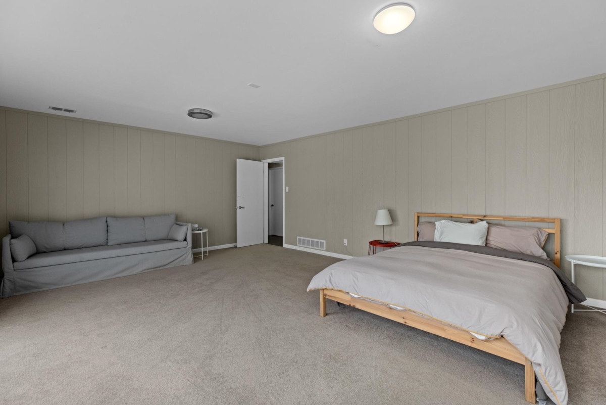 Entry Foyer Photo of 905 Greenwood Road, West Vancouver, BC