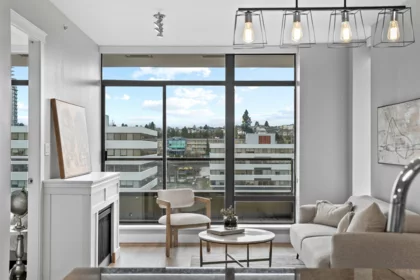 902 4250 Dawson Street, Burnaby, BC, Burnaby — Apartment/Condo for sale