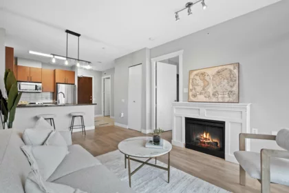 902 4250 Dawson Street, Burnaby, BC, Burnaby — Apartment/Condo for sale