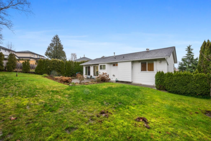Front Yard Photo of 2941 Edgehill Avenue, Abbotsford, BC