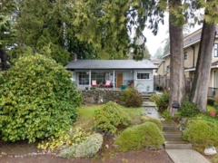 322 E 25th Street, North Vancouver, BC