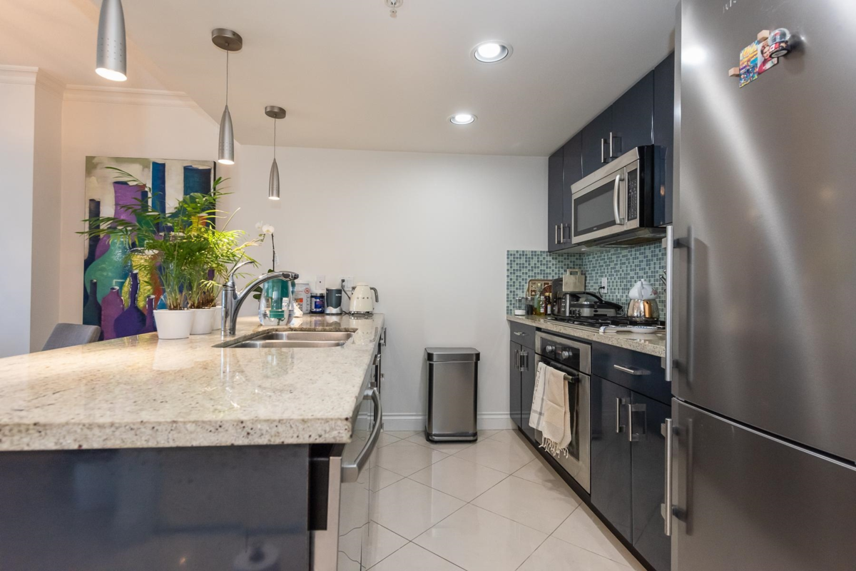 Bedroom 3 Photo of 1003 133 E Esplanade, North Vancouver, BC