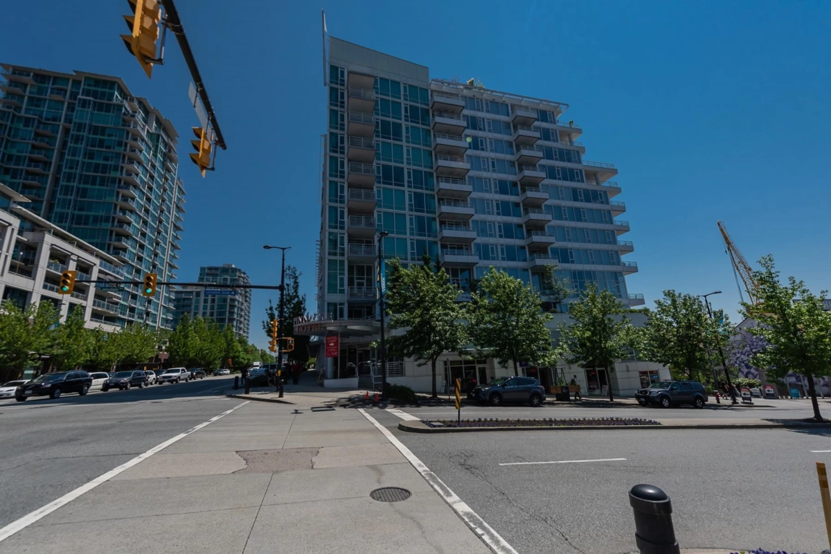 Garden / Landscaping Photo of 1003 133 E Esplanade, North Vancouver, BC