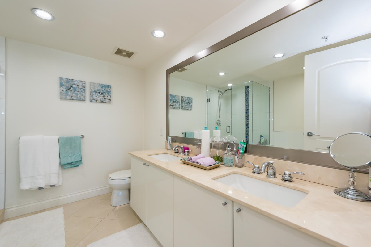 Office / Den Photo of 1003 133 E Esplanade, North Vancouver, BC