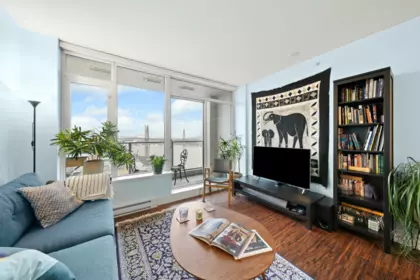 2005 668 Columbia Street, New Westminster, BC, Quay — 1 bed apartment/condo for sale