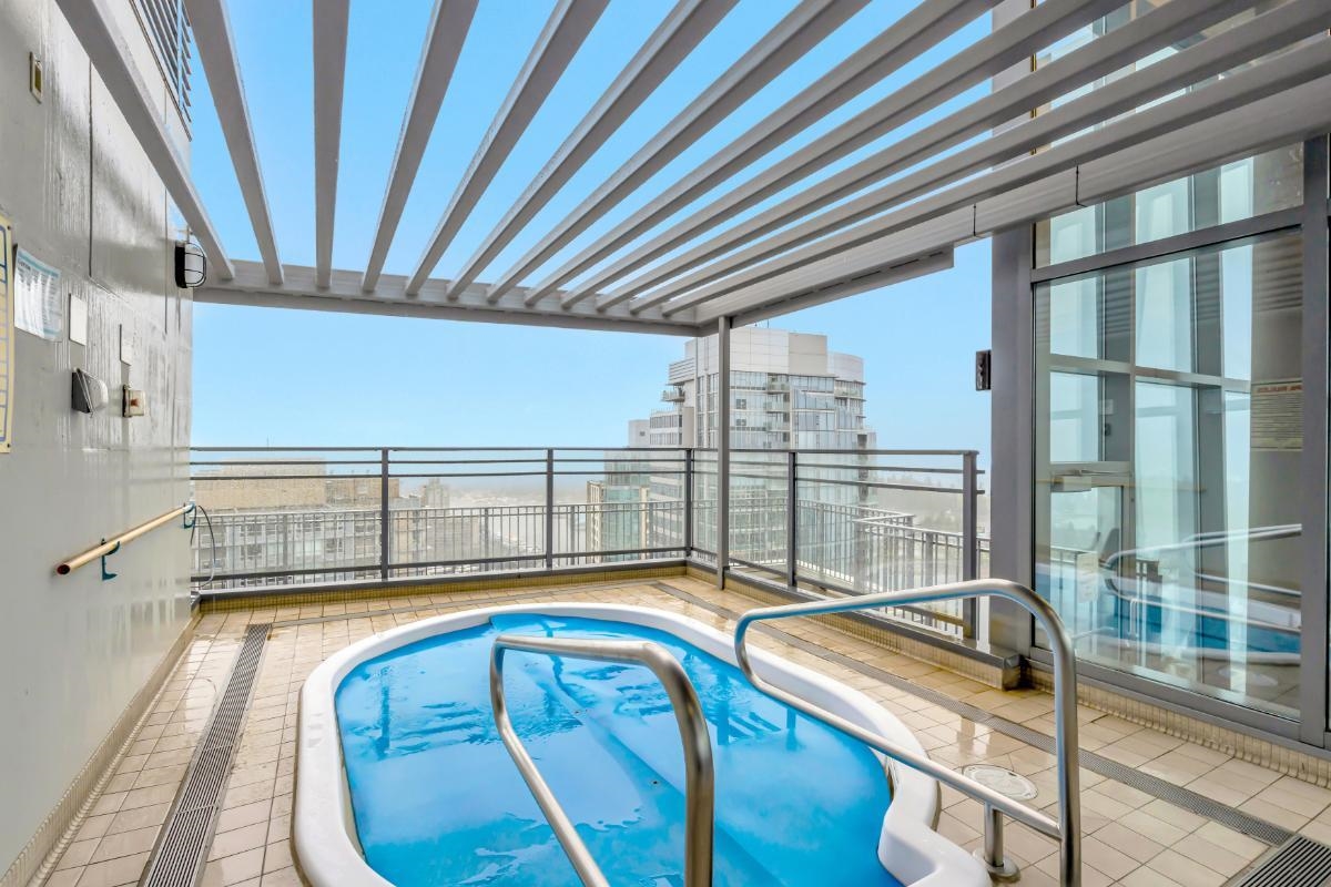 Kitchen Photo of 2305 1205 W Hastings Street, Vancouver, BC