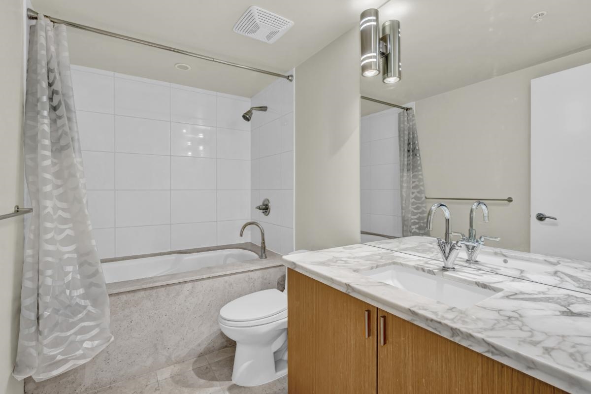 Office / Den Photo of 2305 1205 W Hastings Street, Vancouver, BC