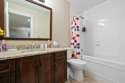 Primary Bathroom Photo of 45218 Nicomen Crescent, Chilliwack, BC