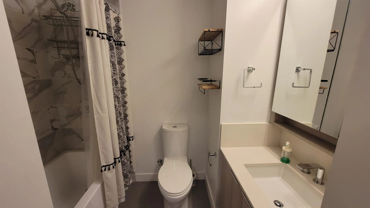 Primary Bathroom Photo of 1008 901 Lougheed Highway, Coquitlam, BC