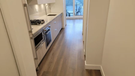 Kitchen Island Photo of 1008 901 Lougheed Highway, Coquitlam, BC