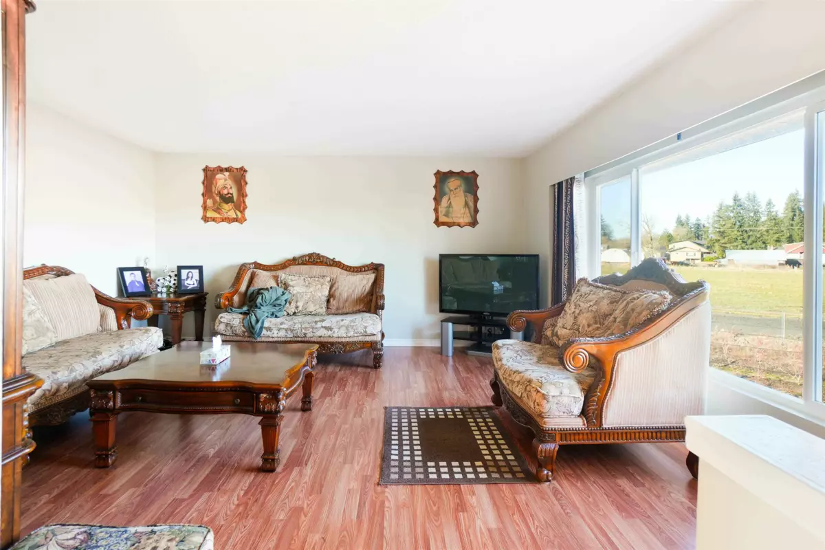 Kitchen Island Photo of 2157 224 Street, Langley, BC