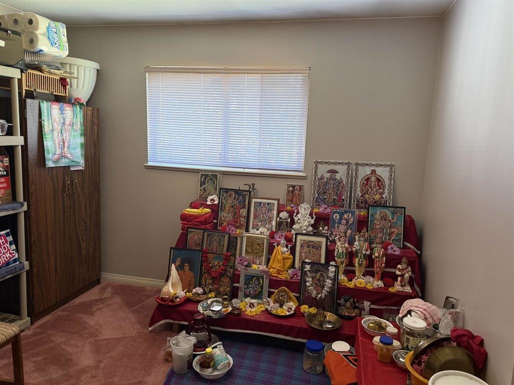 Family Room Photo of 7688 120a Street, Surrey, BC