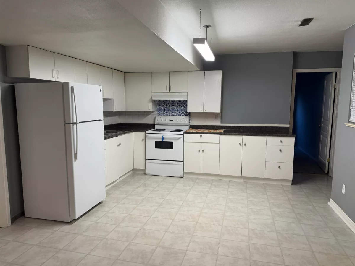 Hallway Photo of 7688 120a Street, Surrey, BC