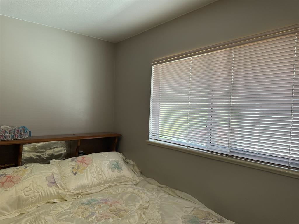 Kitchen Island Photo of 7688 120a Street, Surrey, BC