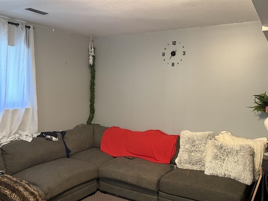 Kitchen Photo of 7688 120a Street, Surrey, BC