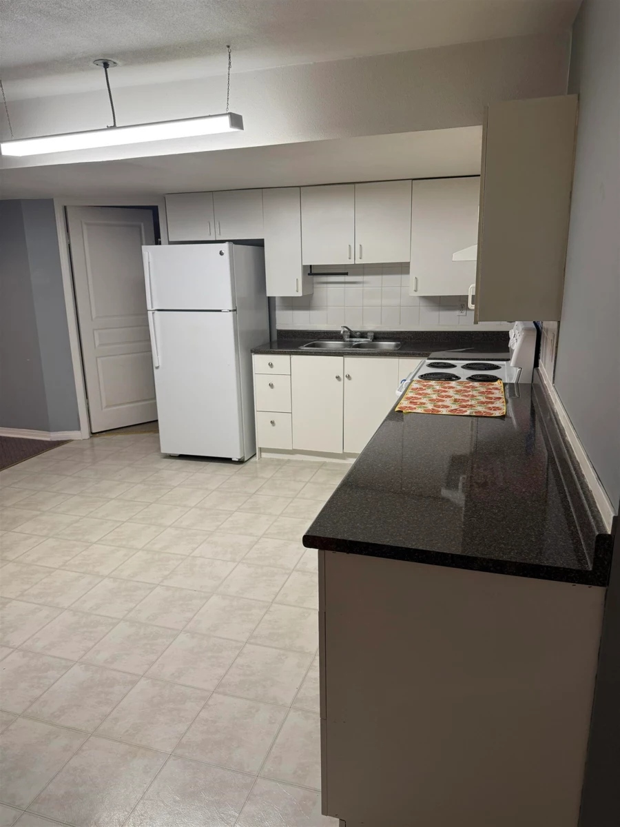 Laundry Room Photo of 7688 120a Street, Surrey, BC