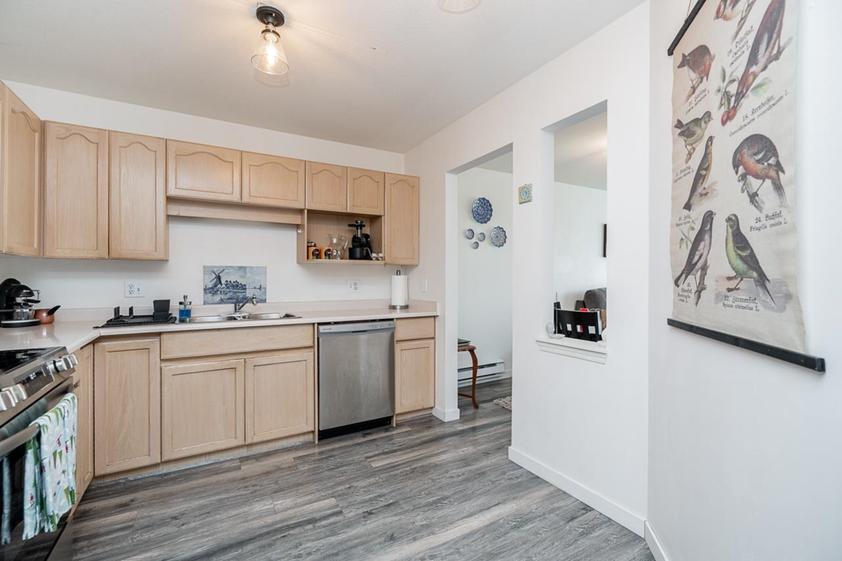 Breakfast Nook Photo of 204 9400 Cook Street, Chilliwack, BC