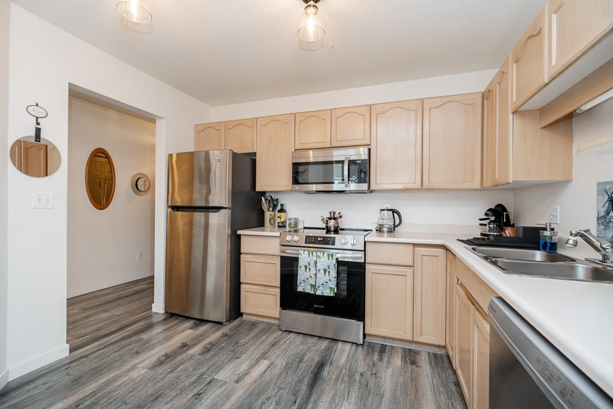 Walk-In Closet Photo of 204 9400 Cook Street, Chilliwack, BC