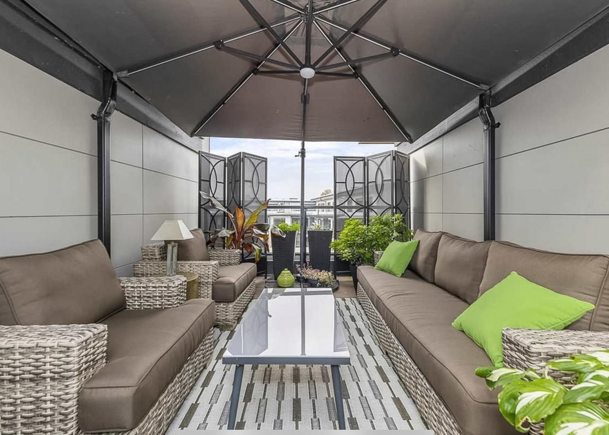 Front Yard Photo of 414 262 Salter Street, New Westminster, BC