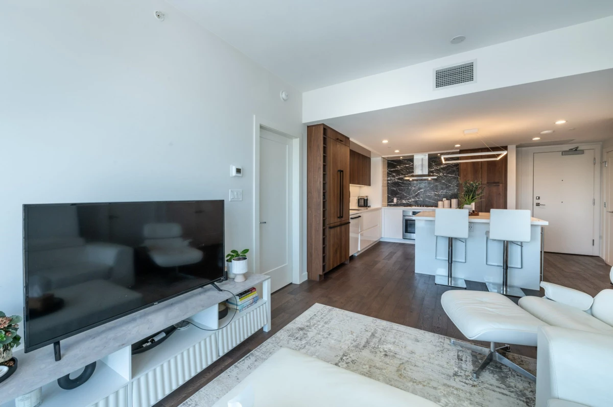 Basement Recreation Room Photo of 707 1526 Finlay Street, White Rock, BC