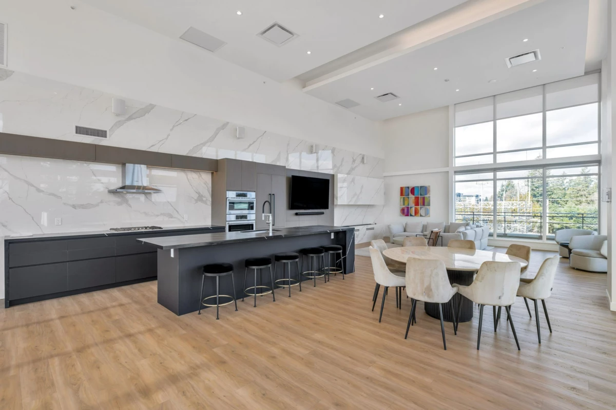Kitchen Photo of 707 1526 Finlay Street, White Rock, BC