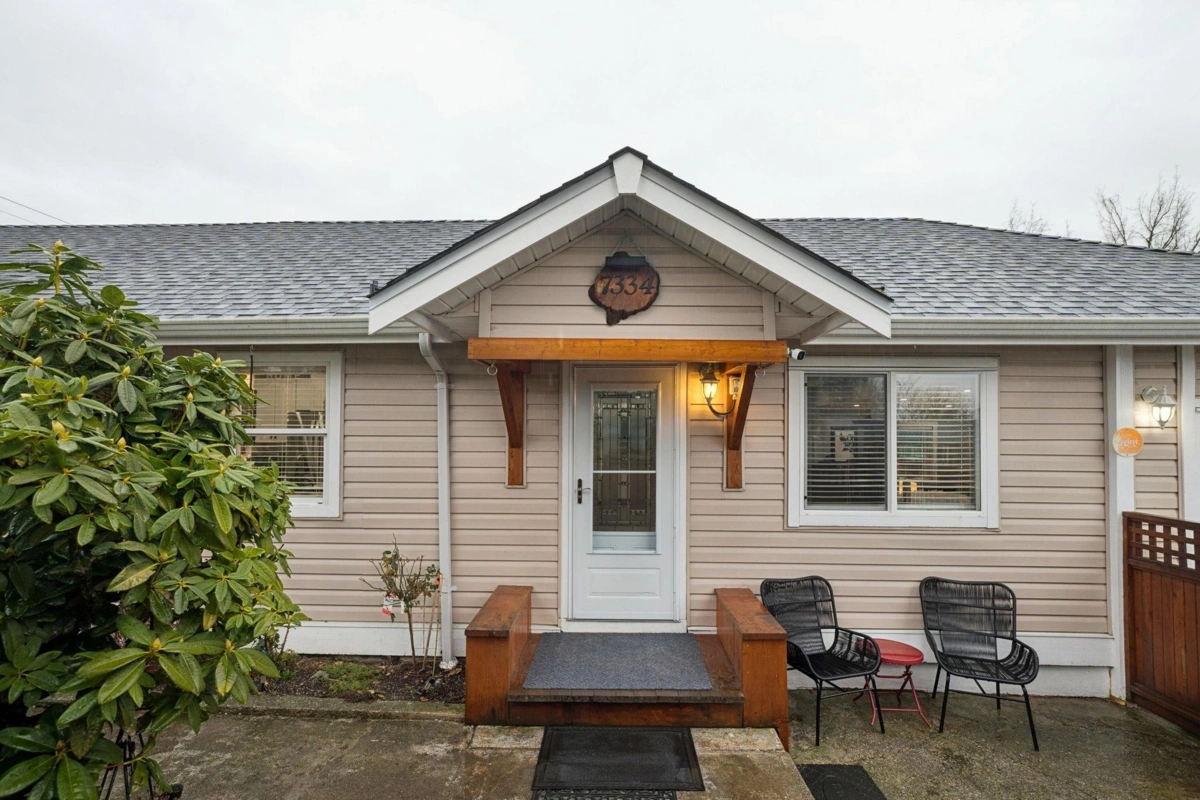 Exterior Front Photo of 7334 Alder Street, Mission, BC
