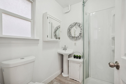Powder Room Photo of 7334 Alder Street, Mission, BC