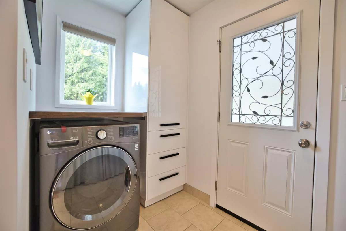 Entry Foyer Photo of 13100 Bell Street, Mission, BC