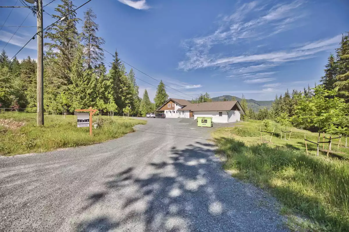 Family Room Photo of 13100 Bell Street, Mission, BC