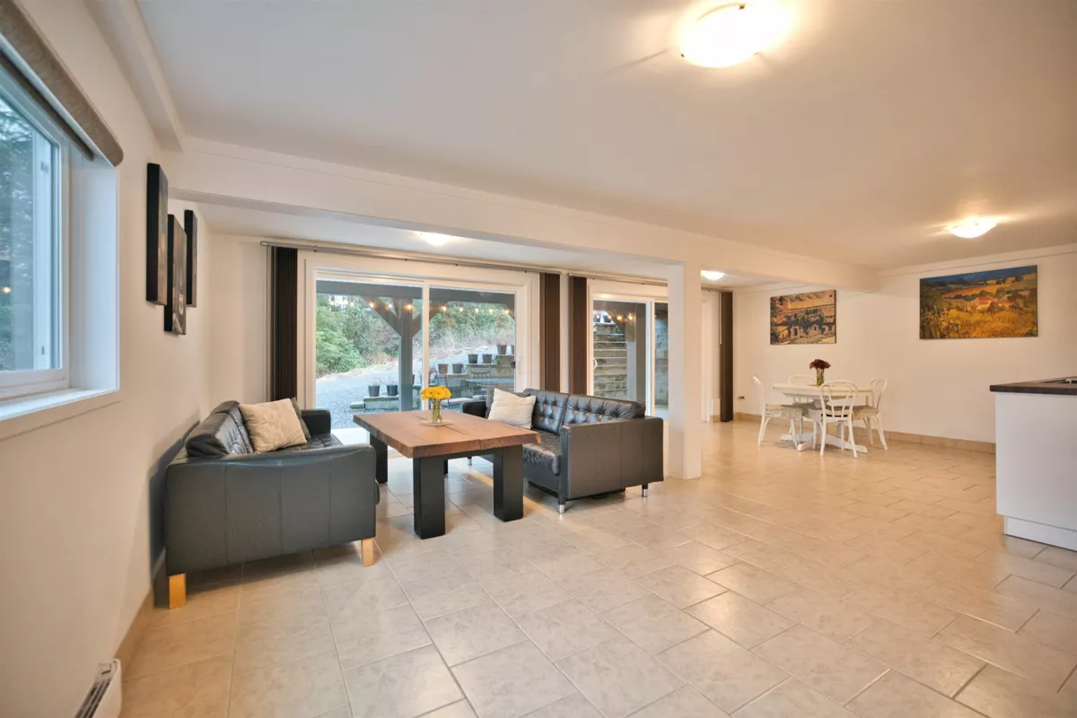 Hallway Photo of 13100 Bell Street, Mission, BC