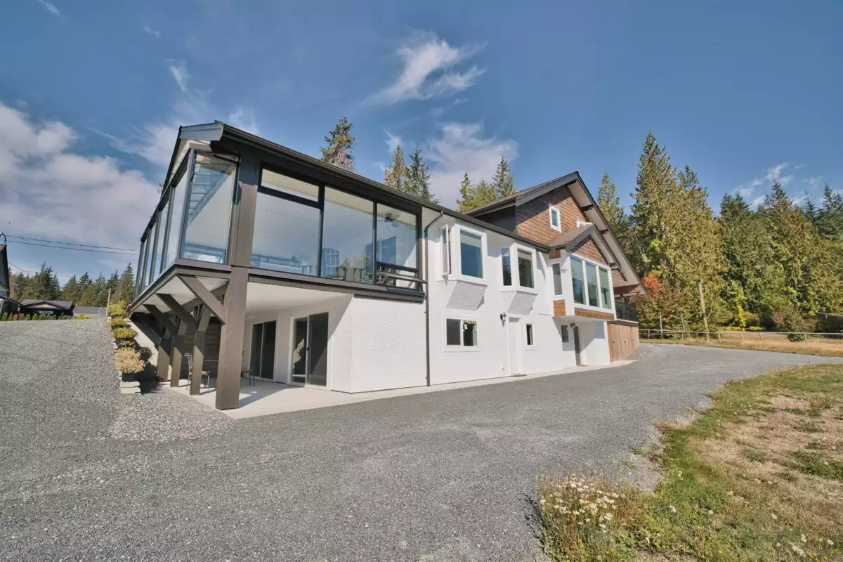 Living Room Photo of 13100 Bell Street, Mission, BC