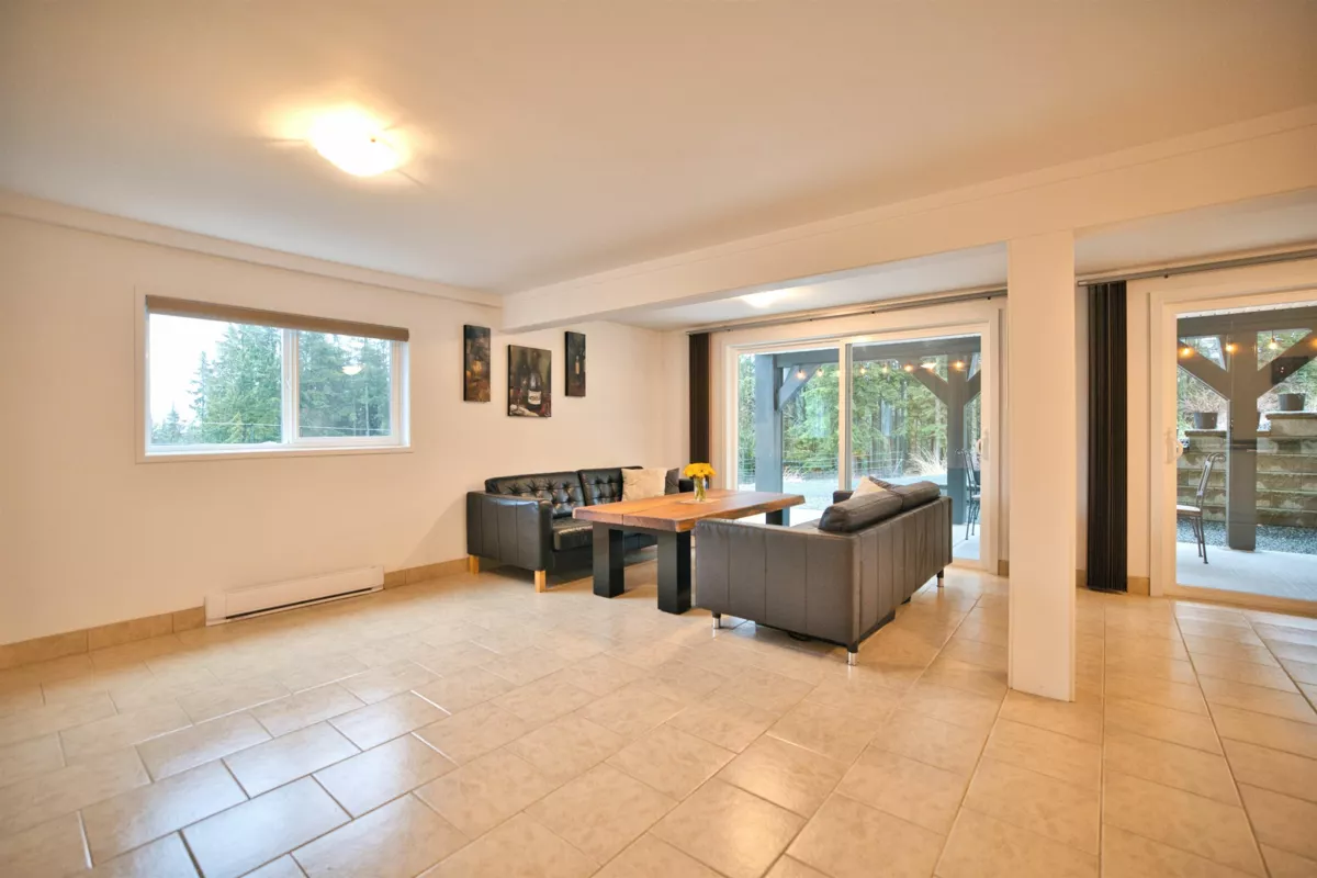 Staircase Photo of 13100 Bell Street, Mission, BC