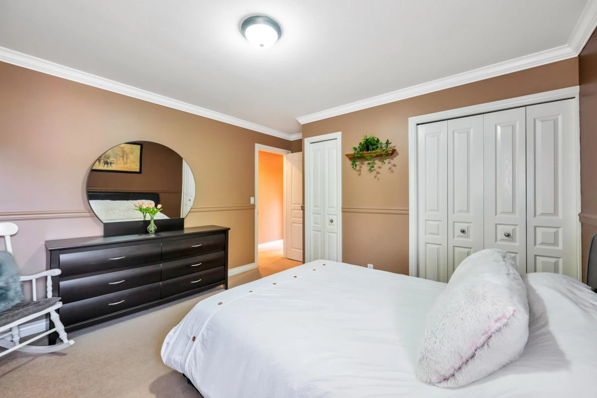 Hallway Photo of 5770 167a Street, Surrey, BC