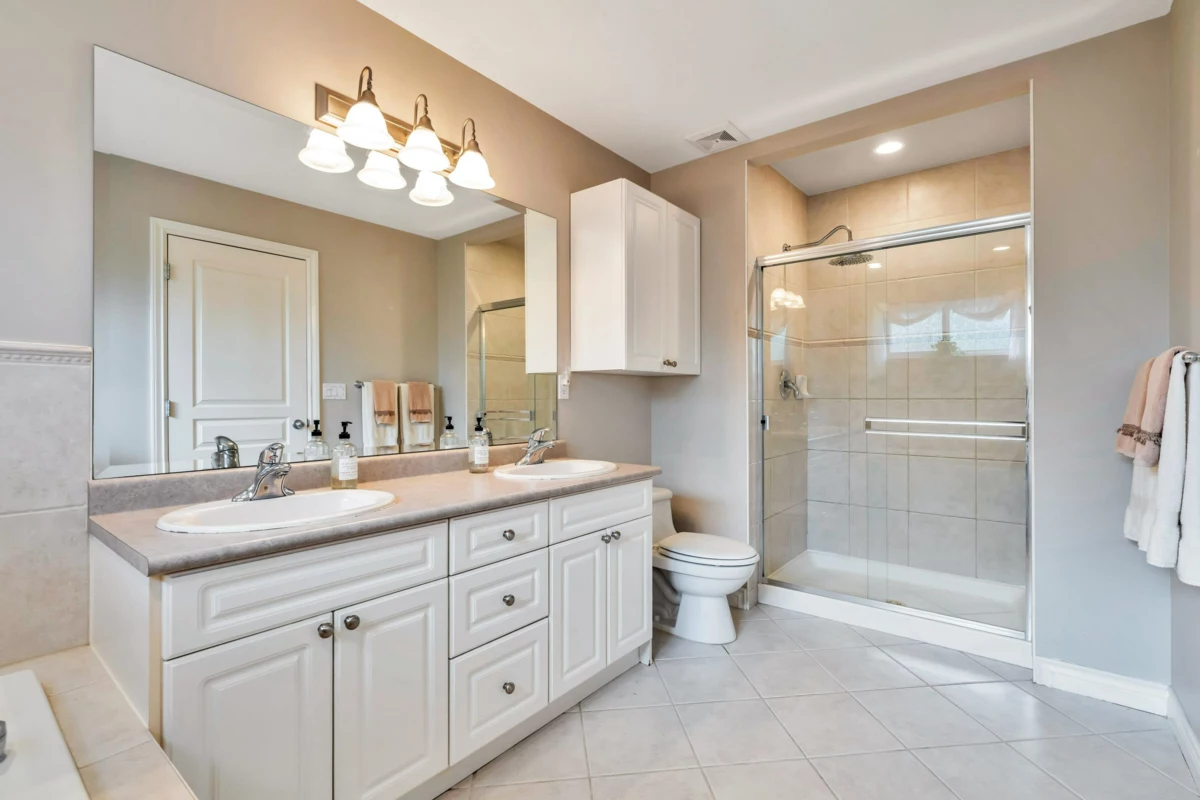 Mudroom Photo of 5770 167a Street, Surrey, BC