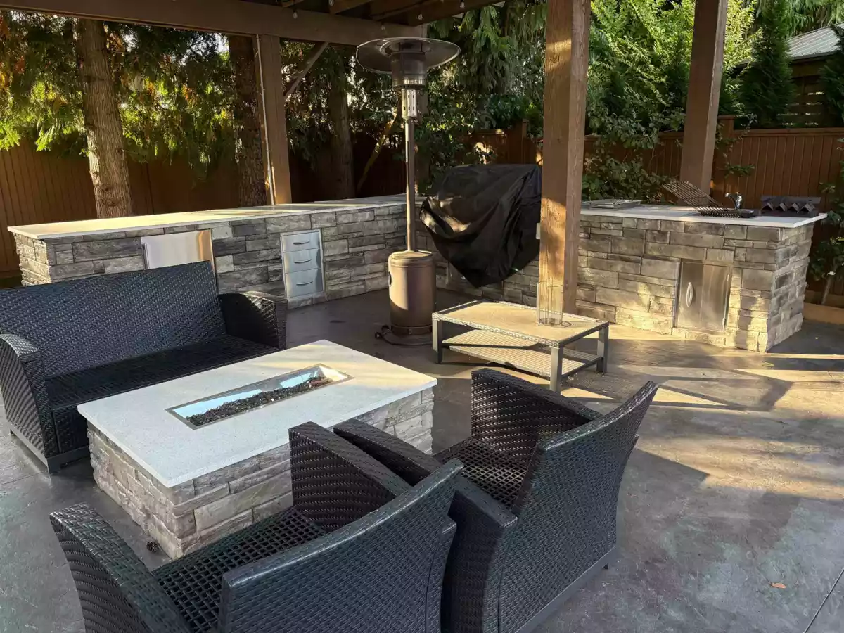 Basement Recreation Room Photo of 9487 162a Street, Surrey, BC