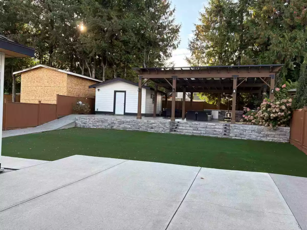 Laundry Room Photo of 9487 162a Street, Surrey, BC