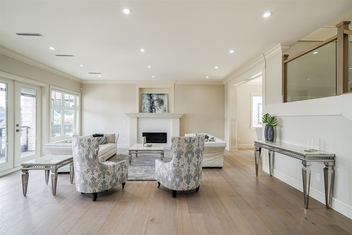 Living Room Photo of 9487 162a Street, Surrey, BC